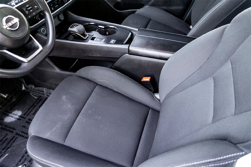 2023 Nissan Rogue S photo 13