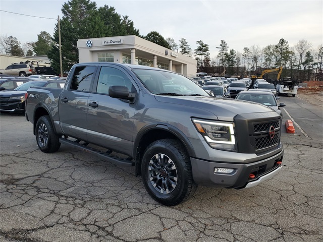 2024 Nissan Titan PRO-4X photo 3