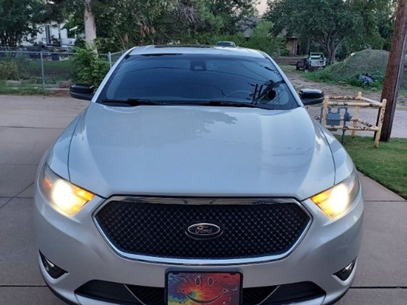 2013 Ford Taurus SHO photo 4