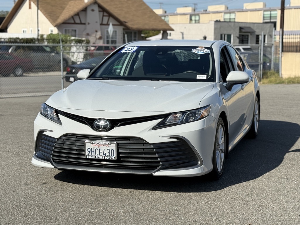 2023 Toyota Camry LE photo 4
