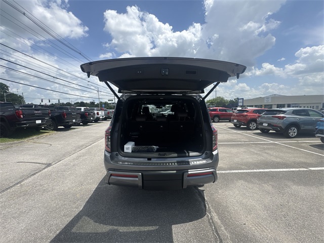 2025 Nissan Armada Platinum Reserve photo 21