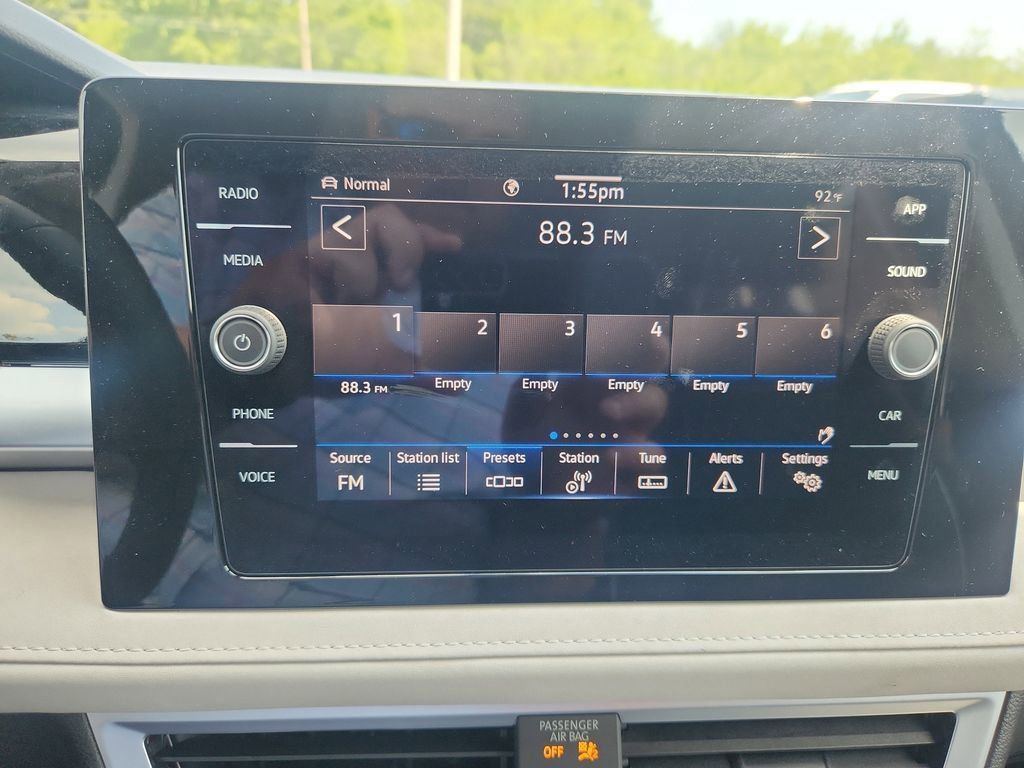 2025 Volkswagen Taos SE photo 16
