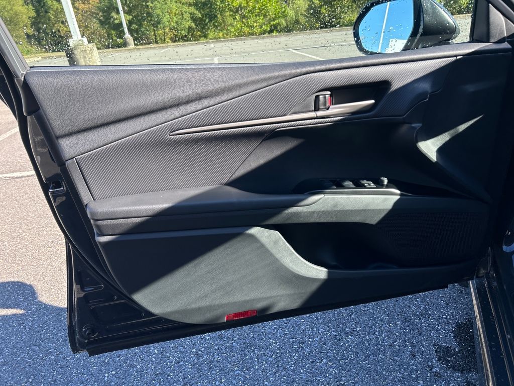2026 Toyota Camry SE photo 10