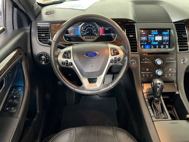 2016 Ford Taurus Limited photo 13