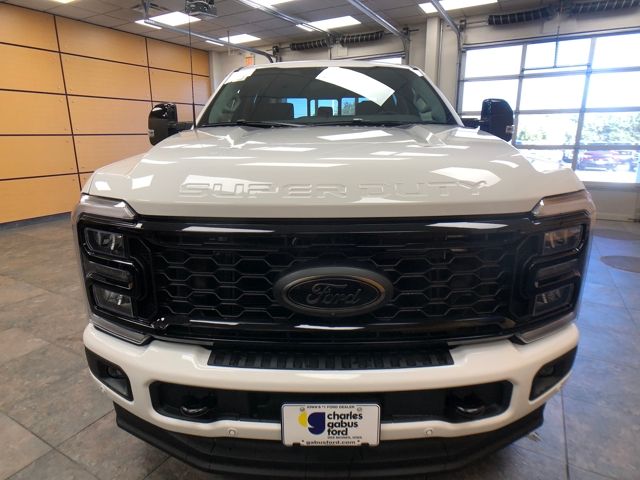 2026 Ford F-350 Lariat photo 3