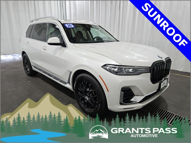 2020 BMW X7 40i's photo