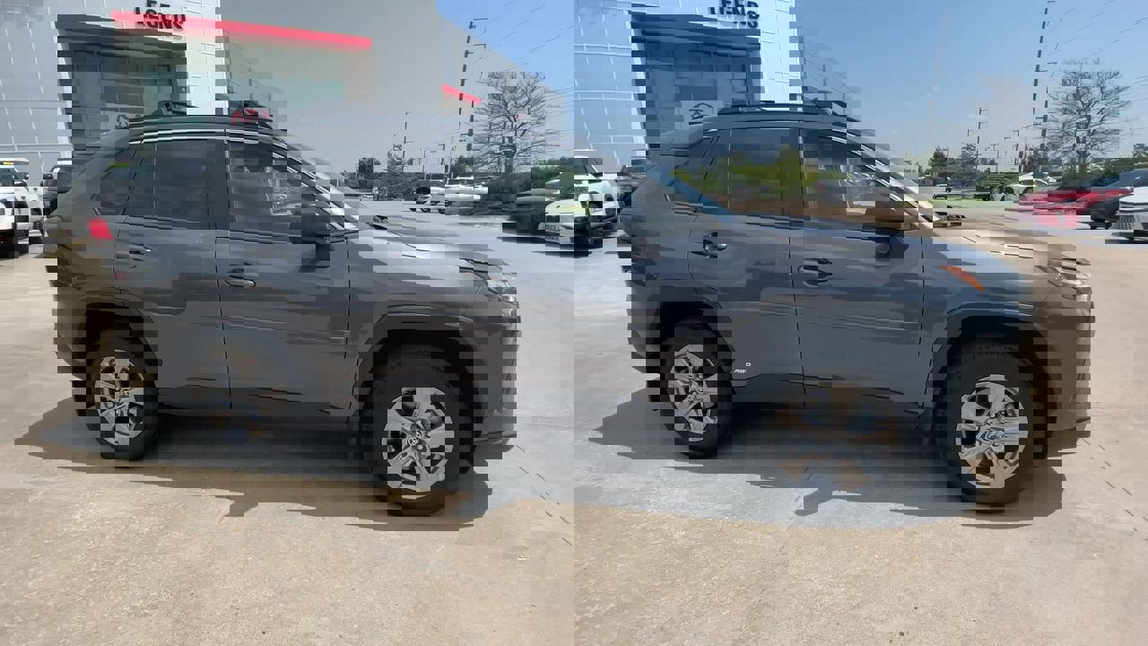 Certified 2025 Toyota RAV4 LE with VIN JTMLWRFV2SD309564 for sale in Kansas City