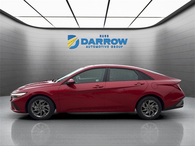 2024 Hyundai Elantra SEL photo 2