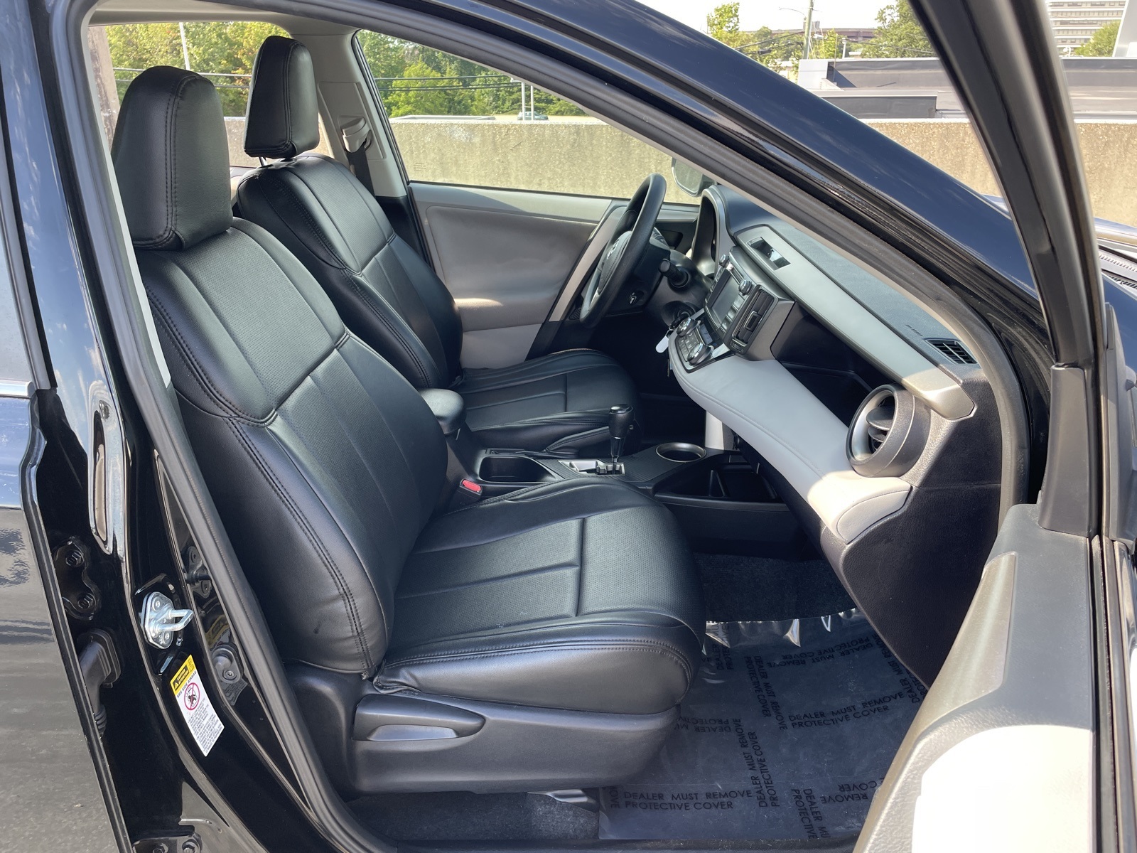 2013 Toyota RAV4 XLE photo 4