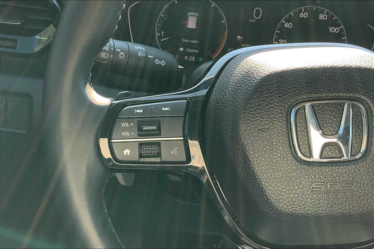 2025 Honda Pilot EX-L photo 17