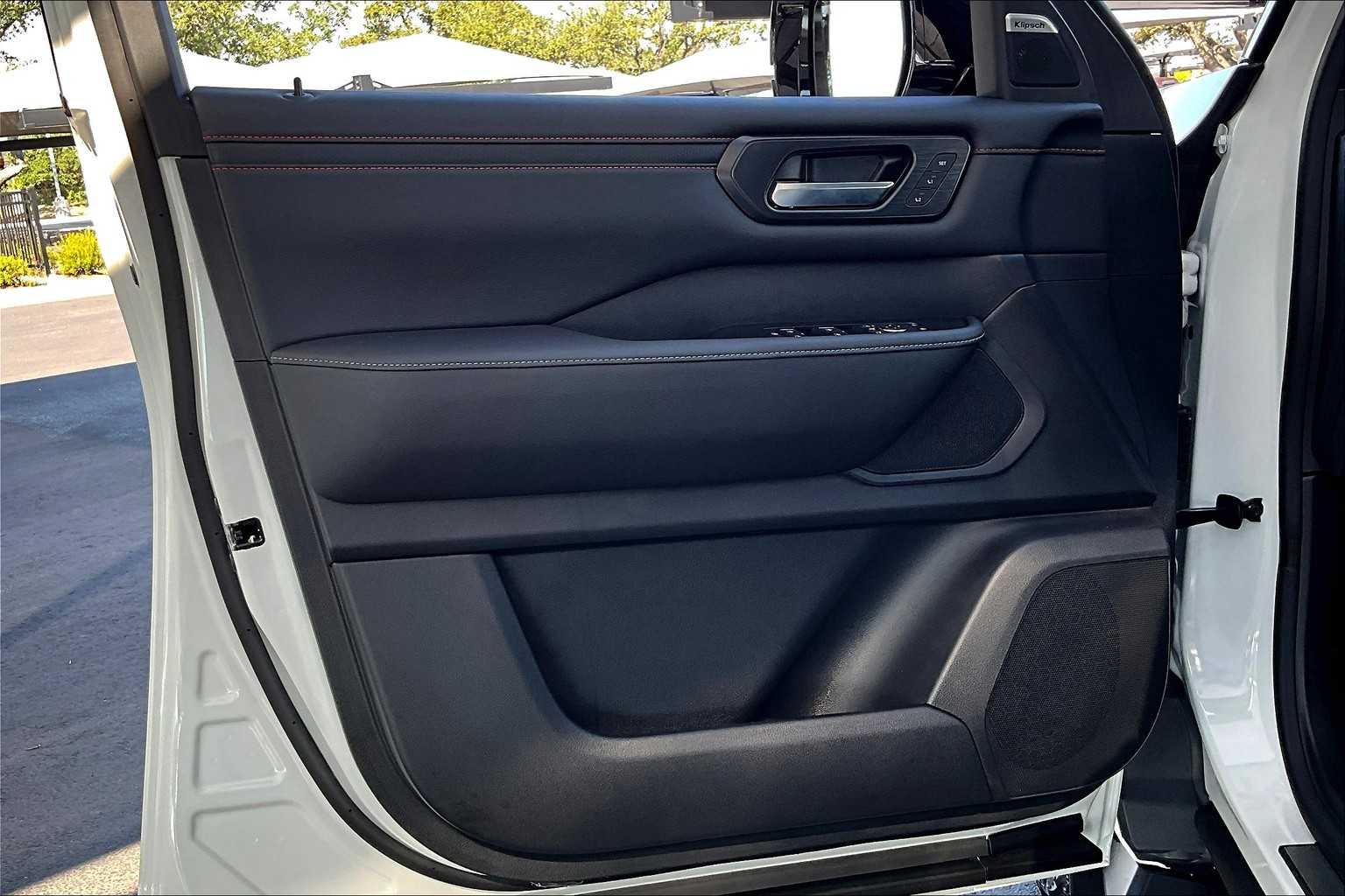 2026 Nissan Armada photo 10