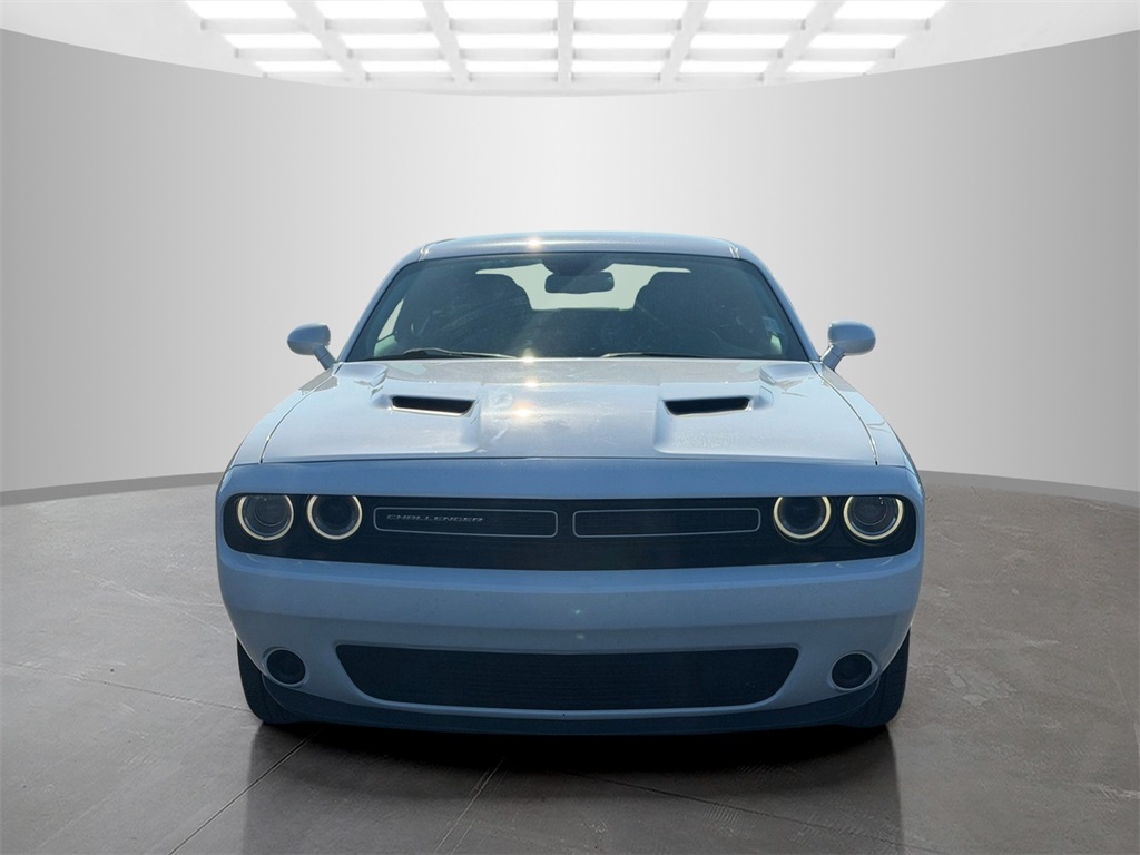 2019 Dodge Challenger SXT photo 2