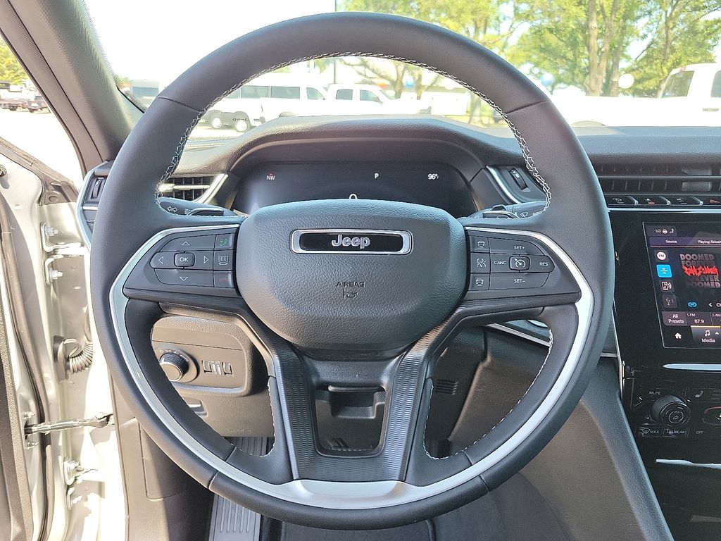 2025 Jeep Grand Cherokee Altitude X photo 19