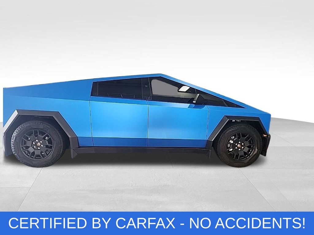 2024 Tesla Cybertruck photo 3
