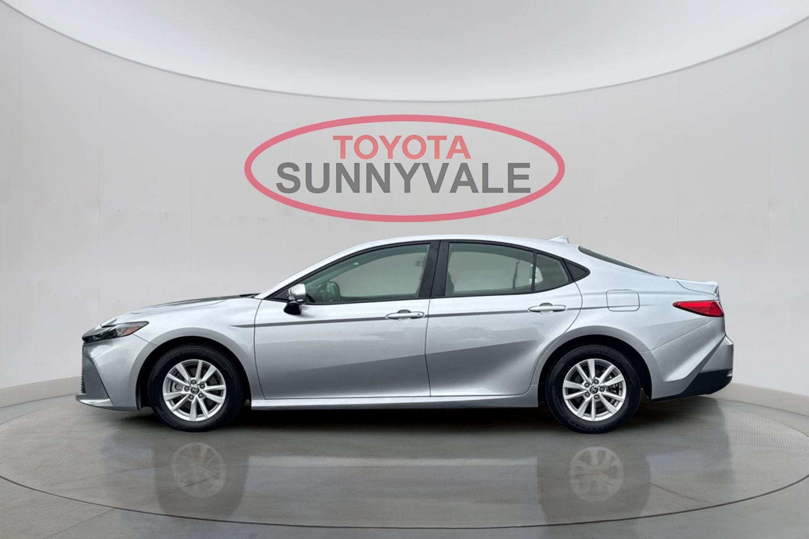 2025 Toyota Camry LE photo 5