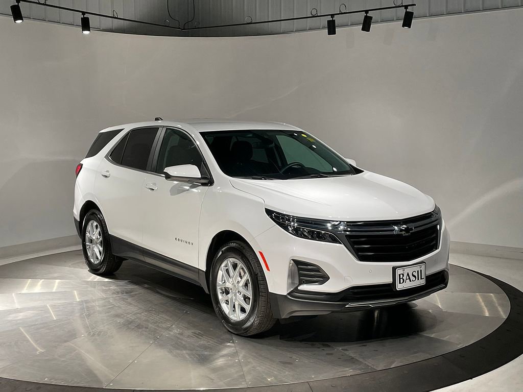 2023 Chevrolet Equinox LT photo 3