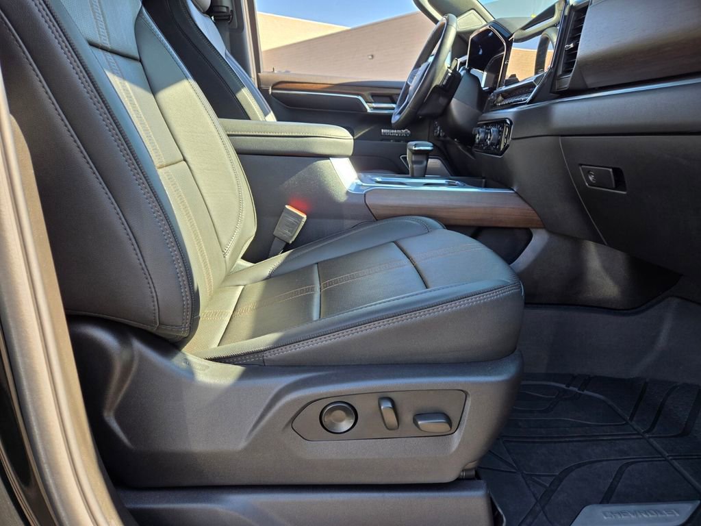 2024 Chevrolet Silverado 1500 High Country photo 16