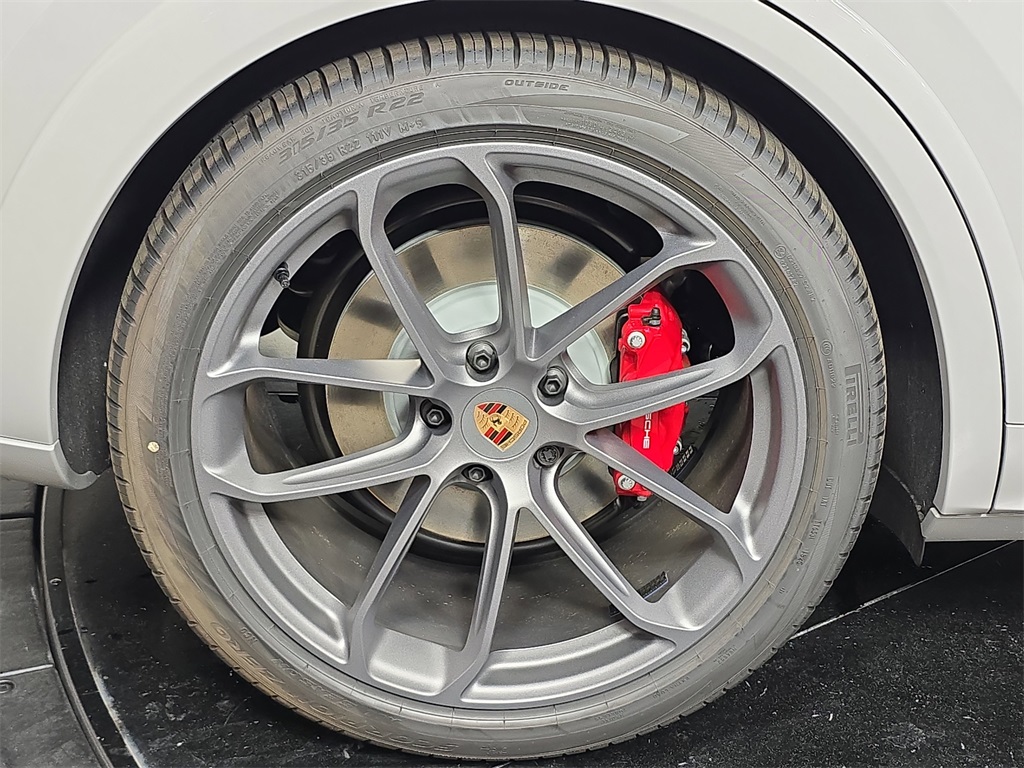 2026 Porsche Cayenne GTS Coupe photo 25