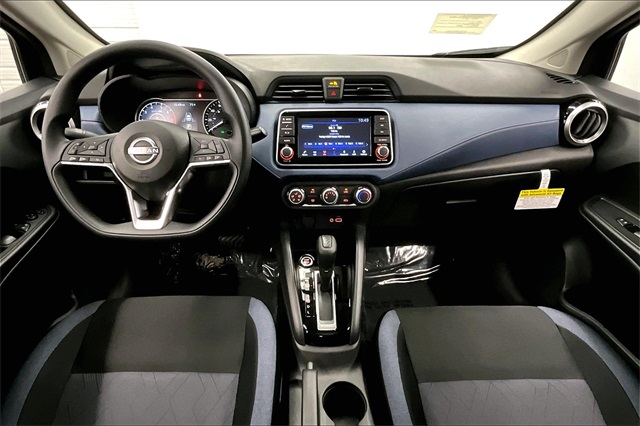 2025 Nissan Versa 1.6 SV photo 5