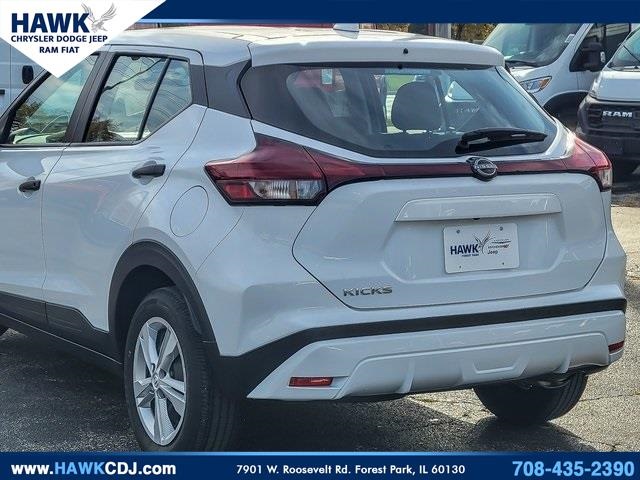2024 Nissan Kicks S photo 3