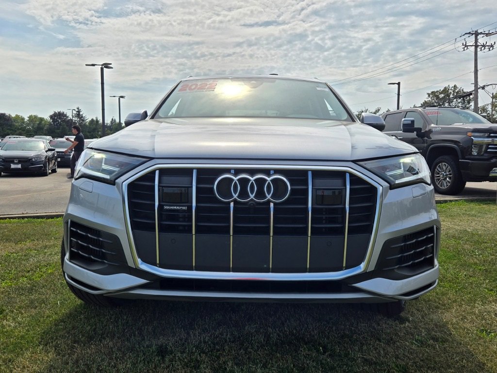 2022 Audi Q7 55 Premium Plus photo 2