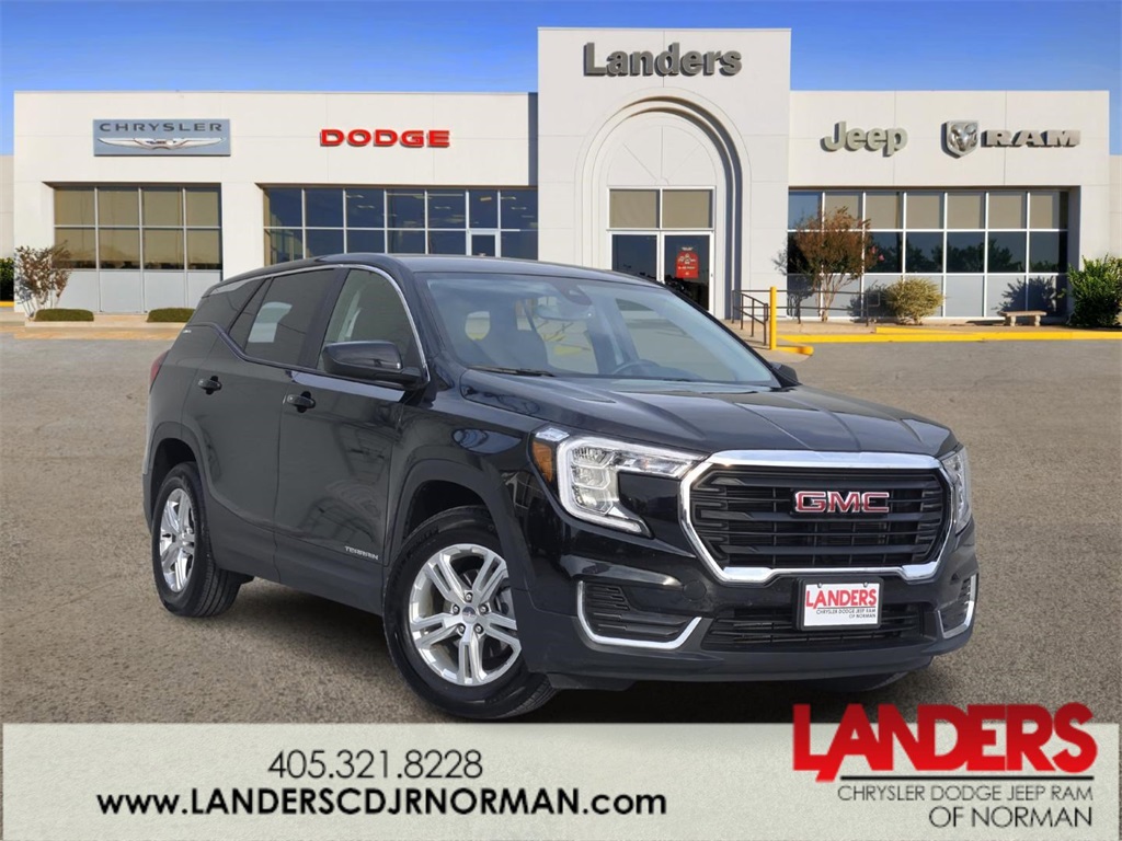 2024 GMC Terrain SLE's photo