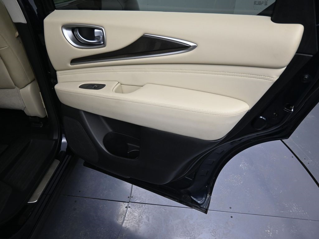 2019 Infiniti QX60 Luxe photo 25