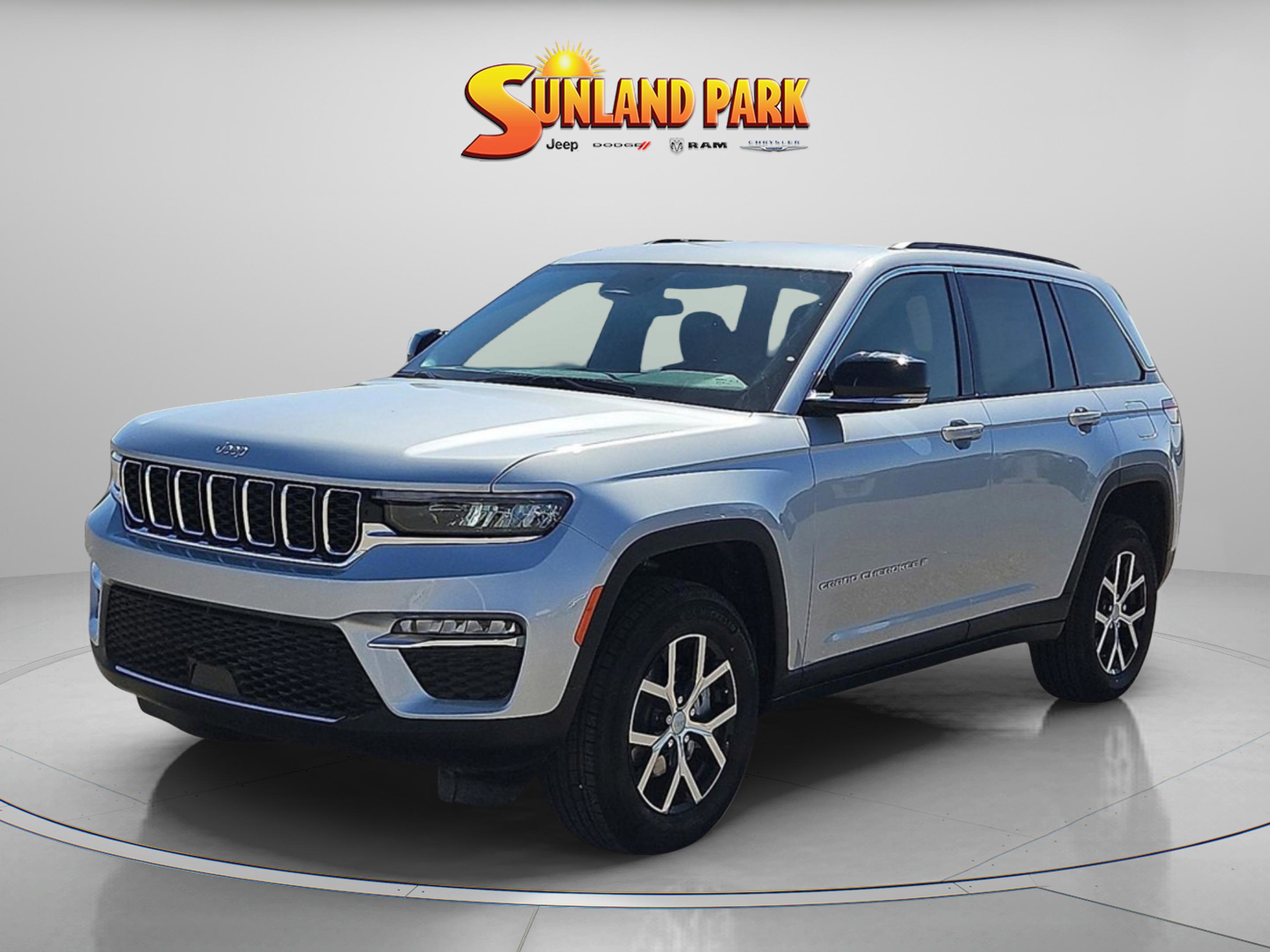 2025 Jeep Grand Cherokee Limited photo 3