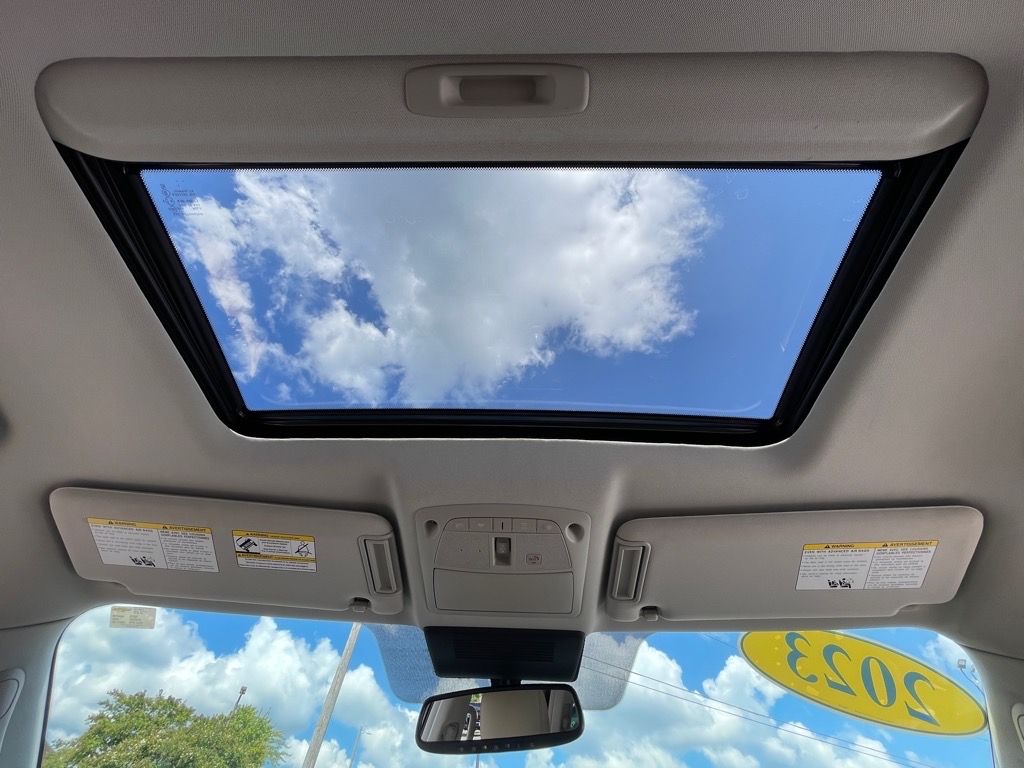 2023 Nissan Armada SL photo 20