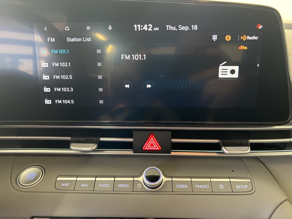 2024 Hyundai Elantra SEL photo 19