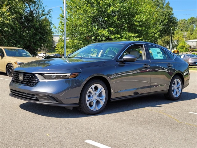 2025 Honda Accord LX photo 4