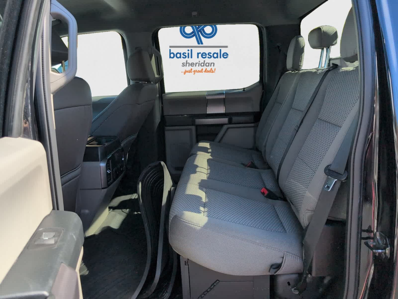 2021 Ford F-350 XLT photo 16