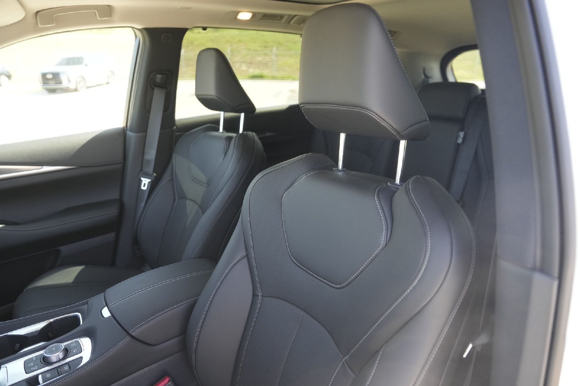 2026 Infiniti QX60 Luxe photo 7