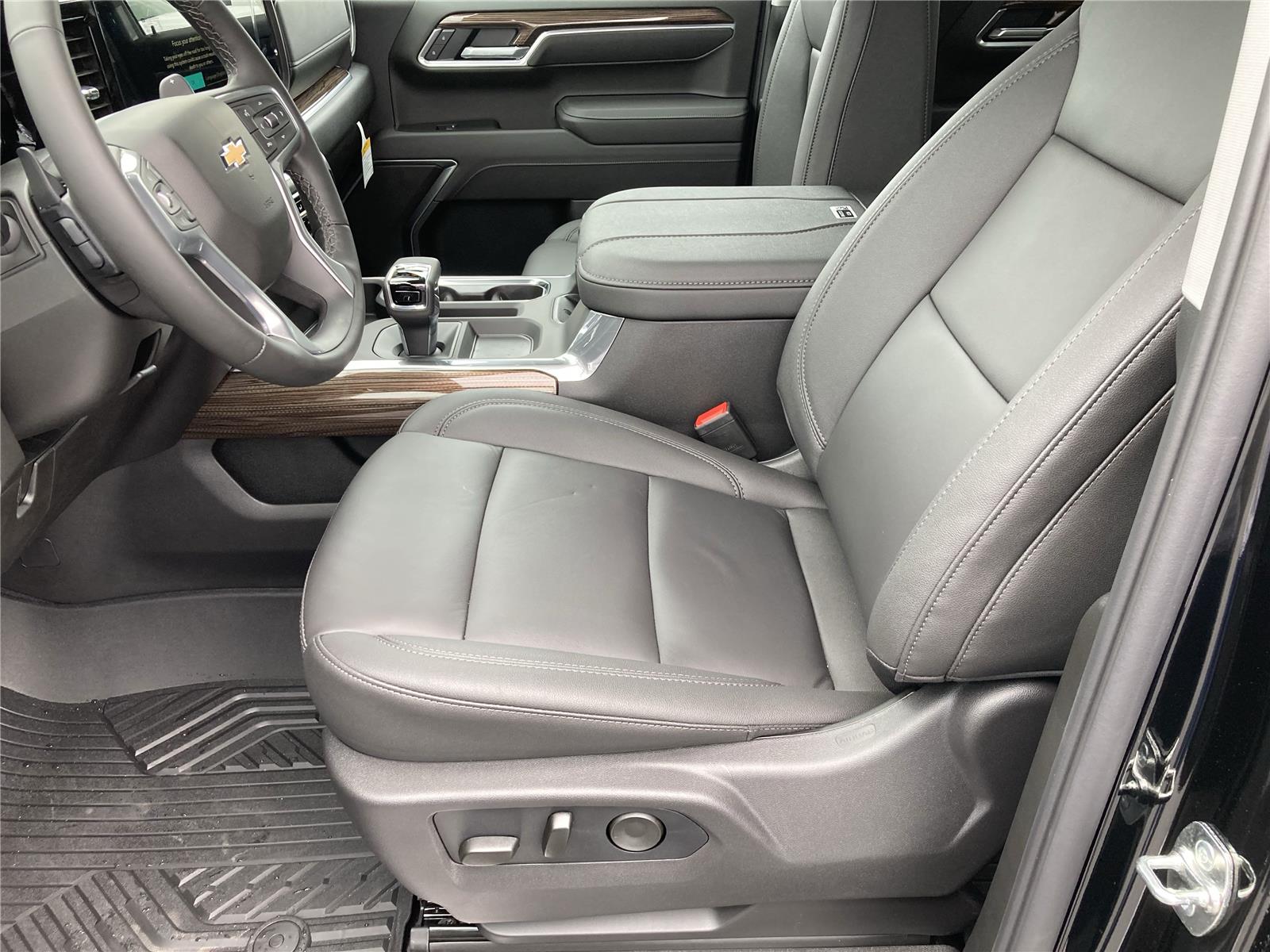 2026 Chevrolet Silverado 1500 LT photo 28