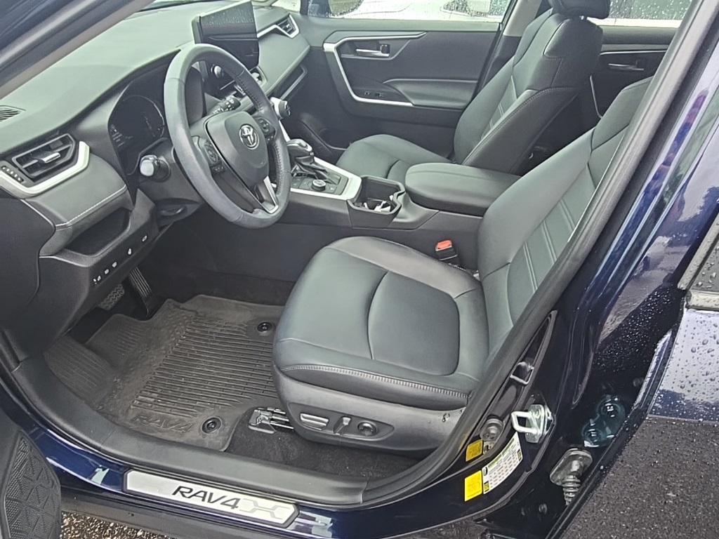 2024 Toyota RAV4 Hybrid XLE Premium photo 11
