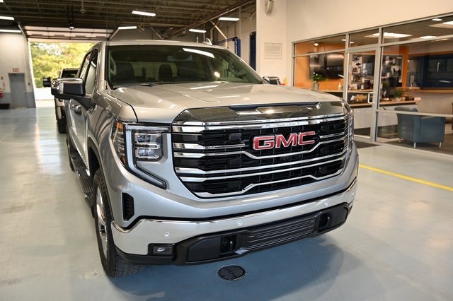 2026 Gmc Sierra 1500 SLT photo 2