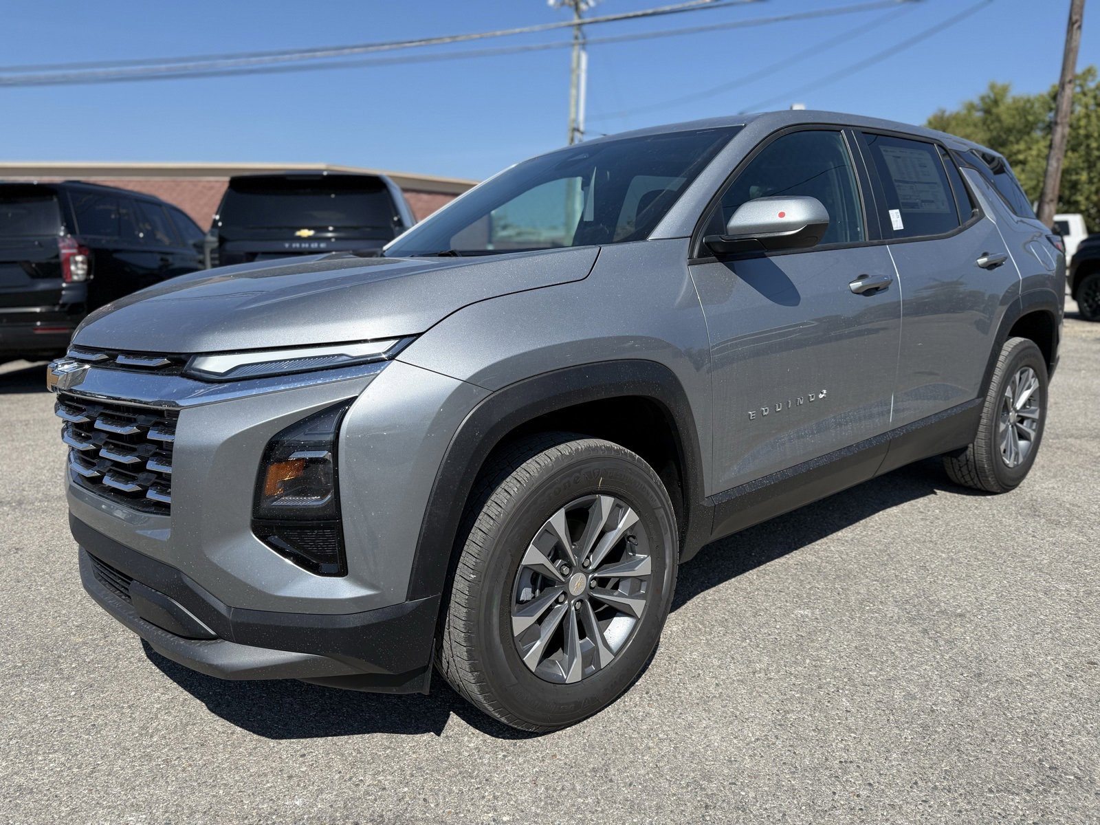 2026 Chevrolet Equinox LT photo 2