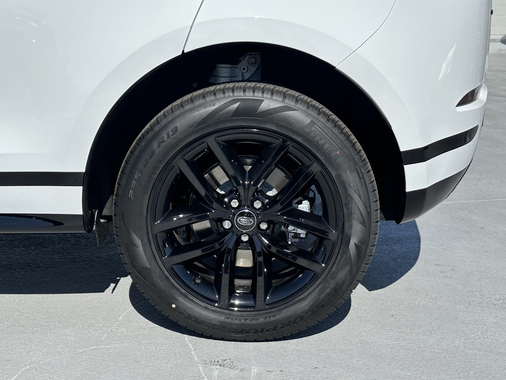 2024 Land Rover Range Rover Evoque Dynamic SE photo 5