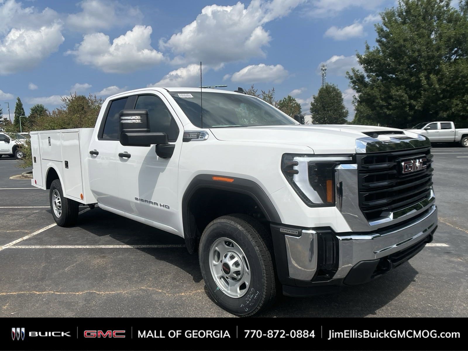 2024 GMC Sierra 2500HD Pro's photo
