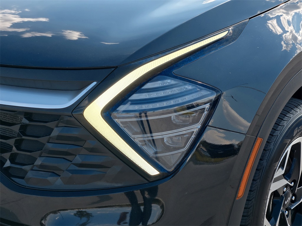 2024 Kia Sportage LX photo 2