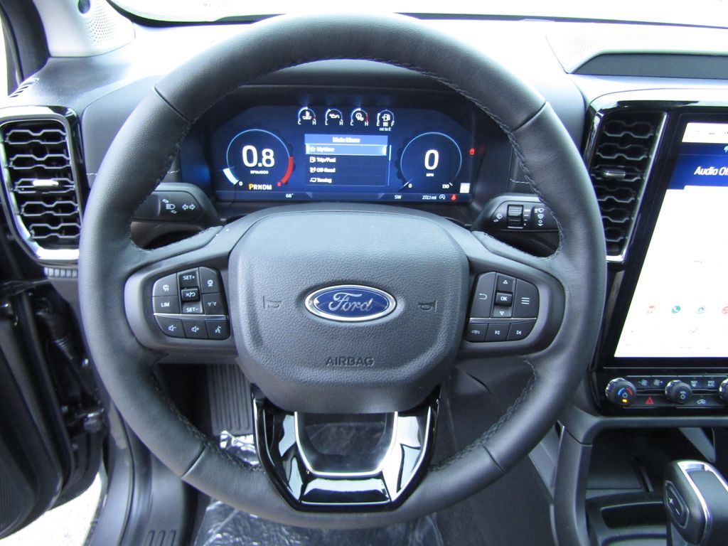 2025 Ford Ranger Lariat photo 13
