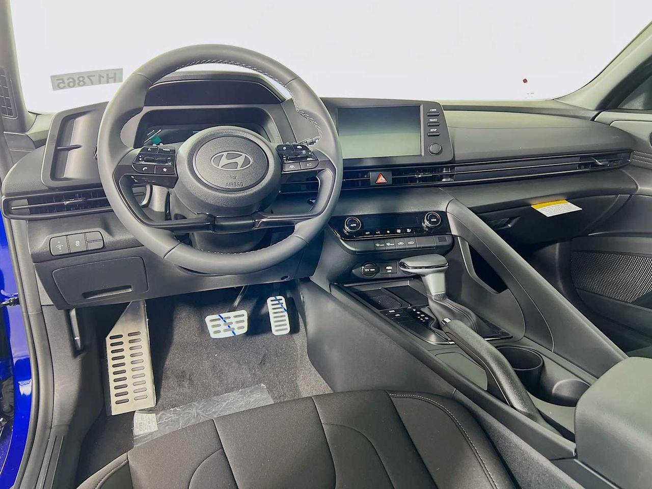 2025 Hyundai Elantra SEL Sport photo 5