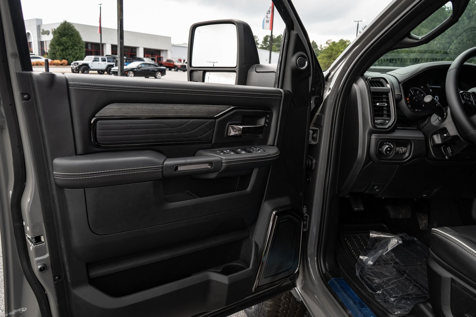 2026 Ram 2500 Limited photo 22