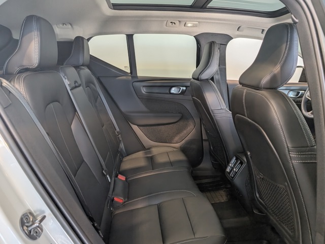 2023 Volvo XC40 Plus photo 31