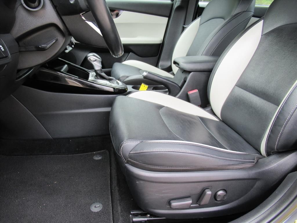 2020 Kia Forte EX photo 16