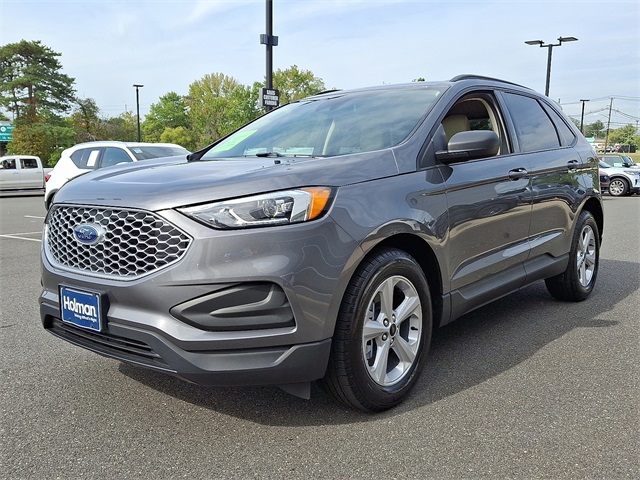 2024 Ford Edge SE photo 3