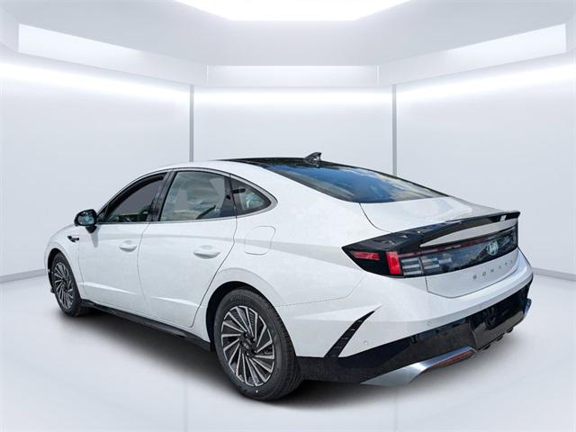2024 Hyundai Sonata Hybrid Limited photo 4