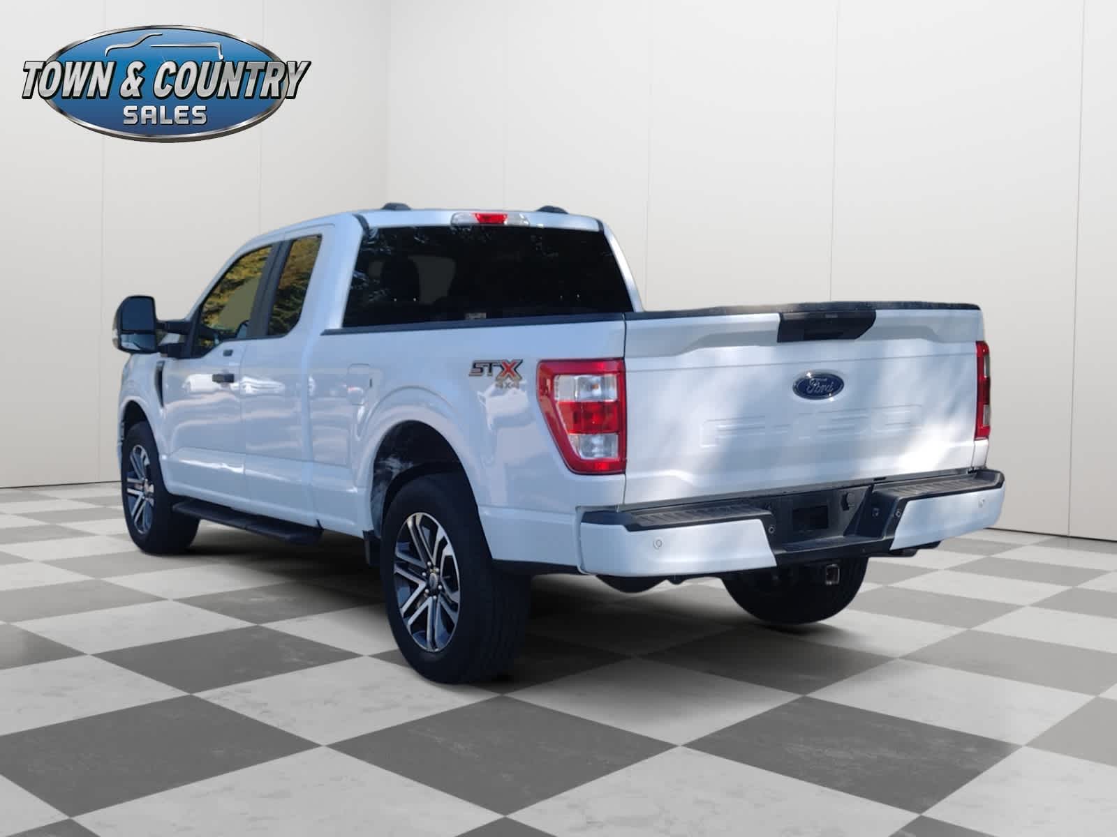 2022 Ford F-150 XL photo 4