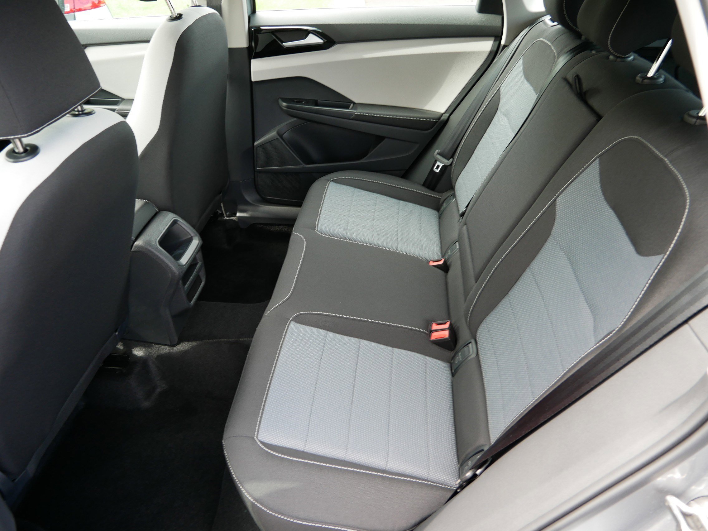 2025 Volkswagen Taos S photo 8
