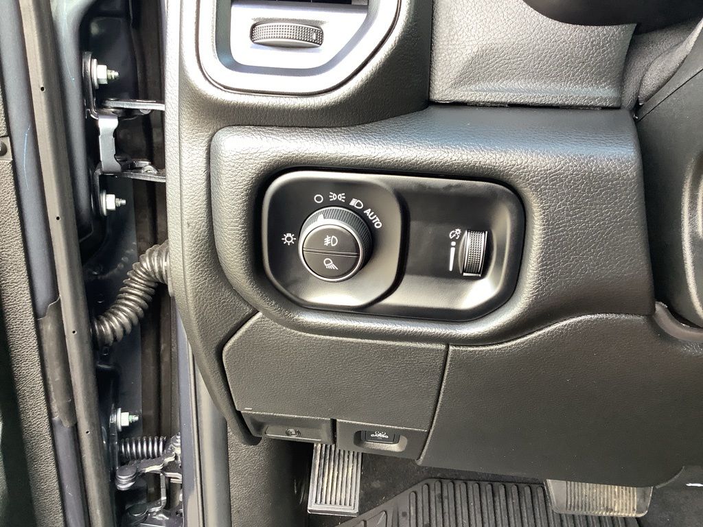 2025 Ram 2500 Tradesman photo 11